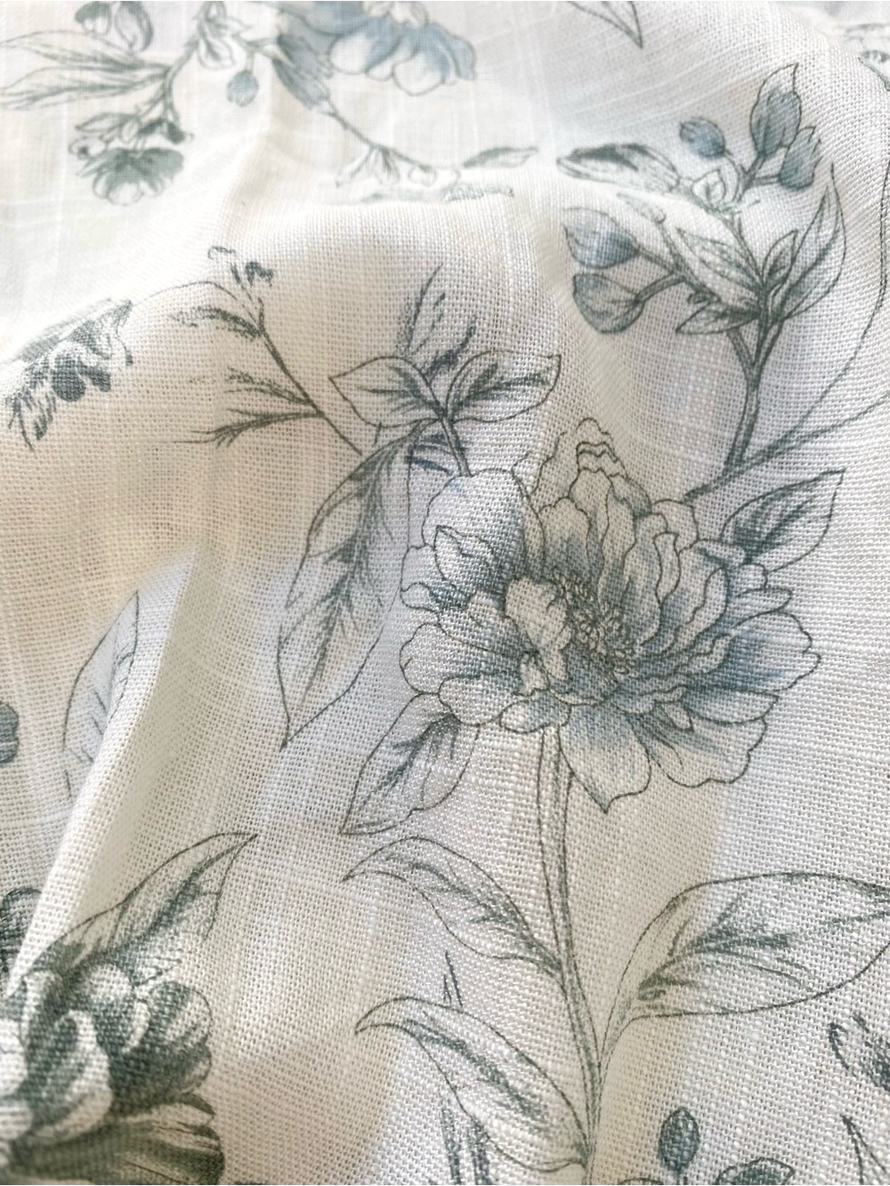 August Sky NWOT Floral Bow Front Flutter Sleeve Midi Dress in Ivory and Sage, L - Picture 9 of 9